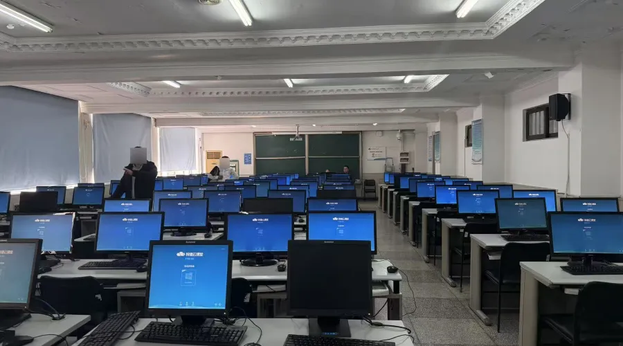天津财经大学